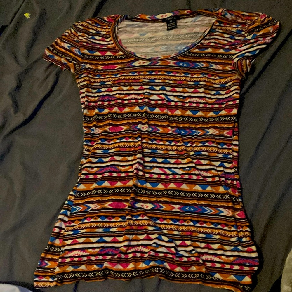 A vintage rue21 stretchy material medium top.